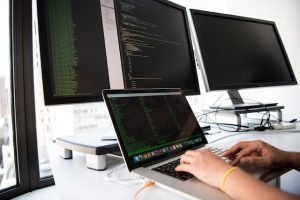 5 Things to Consider Before Choosing a Web Hosting Provider